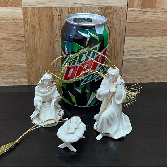 LENOX #6403927 Nativity The Holy Family Christmas Tree Ornament - Picture 9 of 13